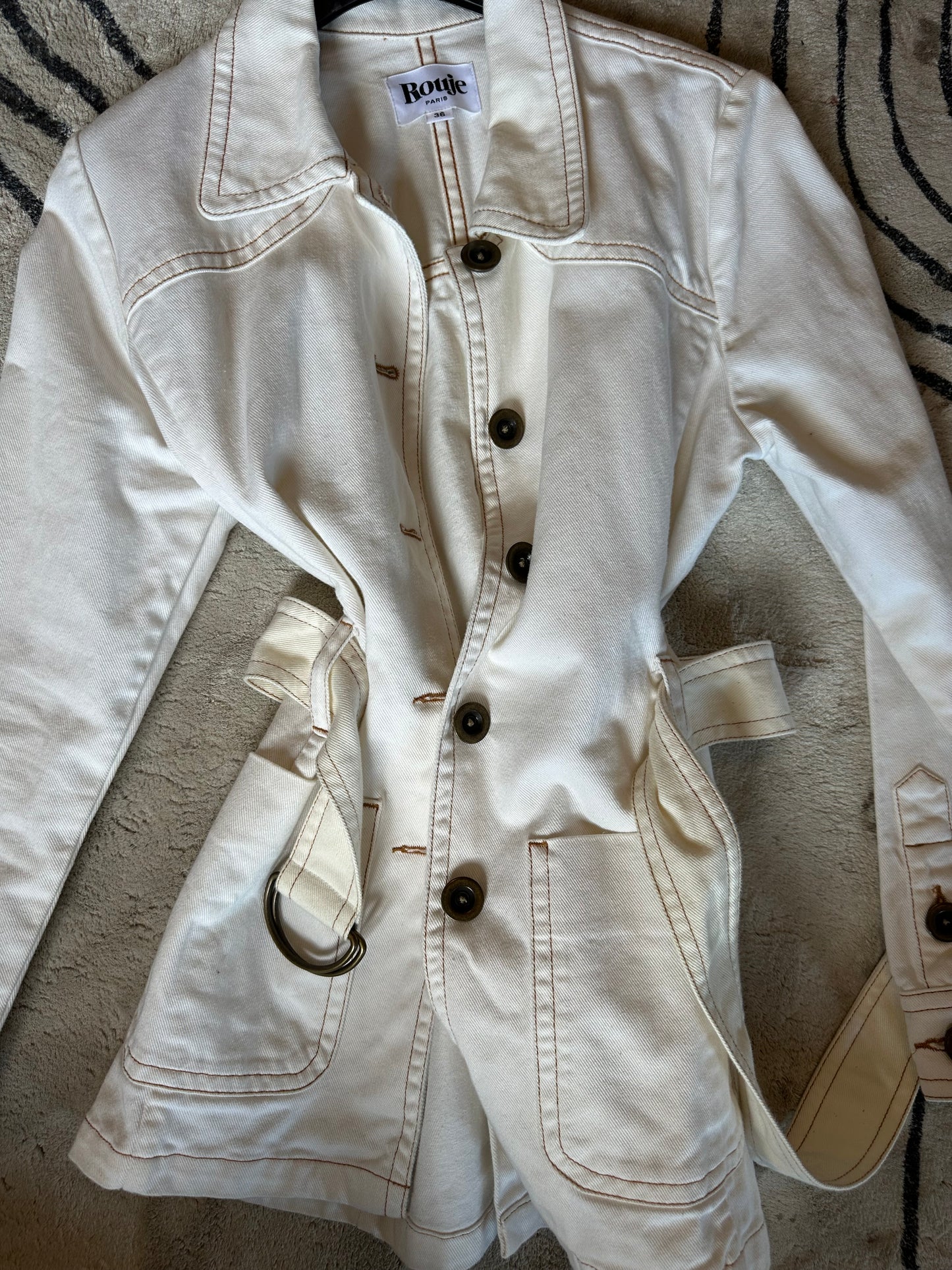 Veste Ceinturée en Jean Rouje – Taille 36 avec Ceinture | Style Parisien Iconique