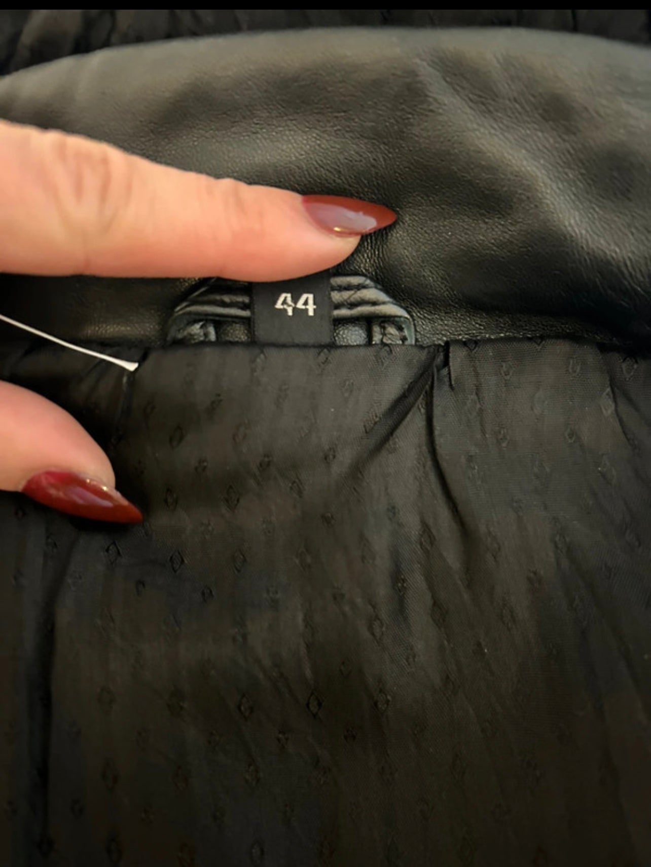 Veste en cuir avec capuche taille 42