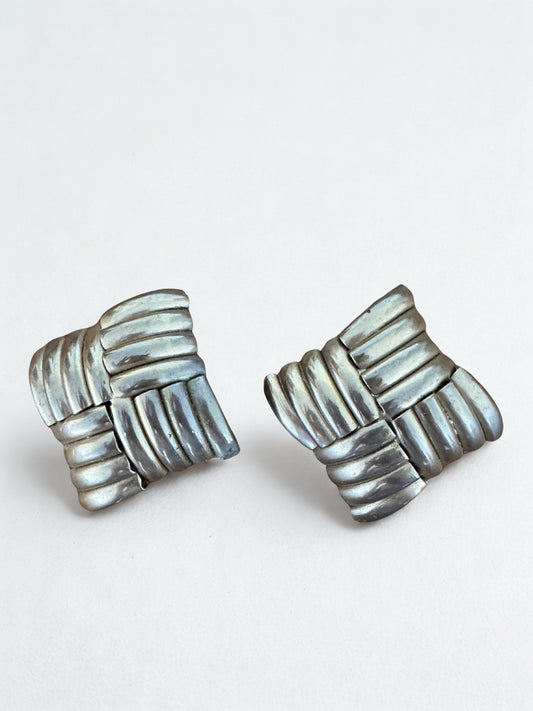 Clips d’oreilles vintage argentés – Design géométrique texturé – Années 80
